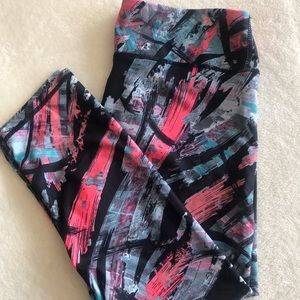 Fabletics Black/Pink/Teal Salar Crop Leggings
